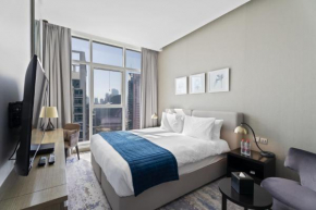 ALiving Elegant Studio Maison Prive with Burj khalifa Canal views Business Bay 3110